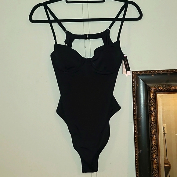 Victoria's Secrets Black One Pc. Bathing Suit womens sz Medium NWT!! - Picture 2 of 15